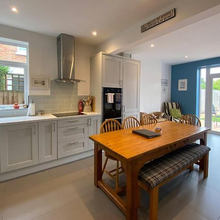Charming 3 Bed House And Garden, Pet Friendly Villa บอร์นมัธ ภายนอก รูปภาพ
