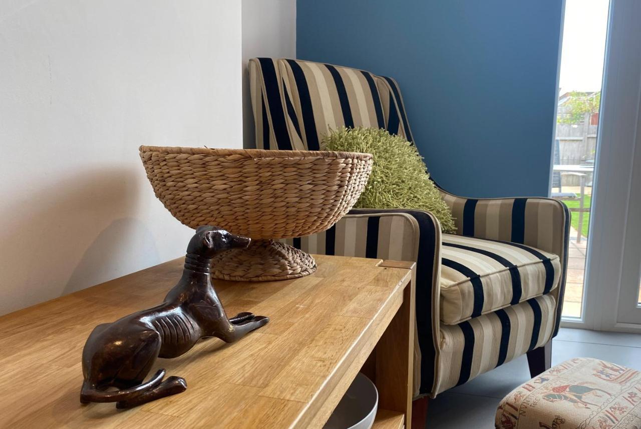 Charming 3 Bed House And Garden, Pet Friendly Villa บอร์นมัธ ภายนอก รูปภาพ